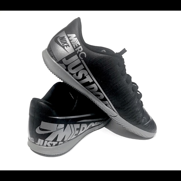 Nike Mercurial Vapor 13 soccer Women U.S 6.5 Black AT7997-001 - Picture 2 of 12